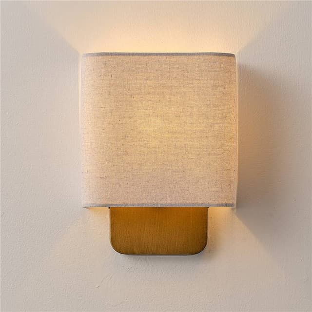 Supplier photo of American-style Vintage Fabric Bedside Lamp For The Bedroom