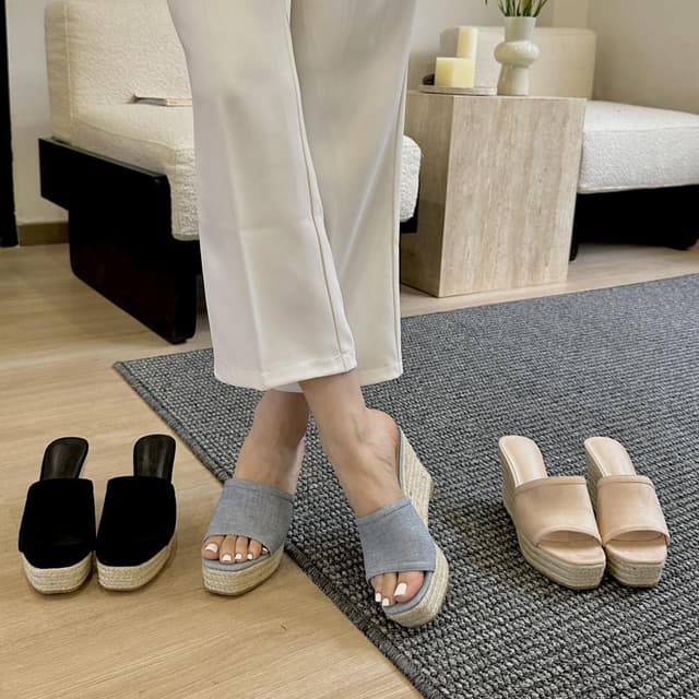 Supplier photo of Wedge Sandals Woven Hemp Rope Thick Sole Platform Solid Color Slippers